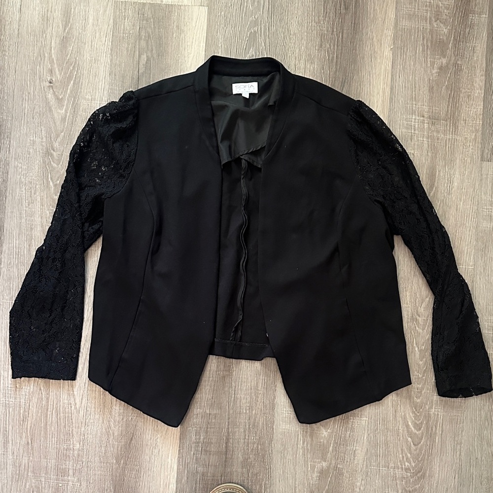Elegant Black Lace Sleeve Blazer